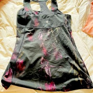 Lululemon top